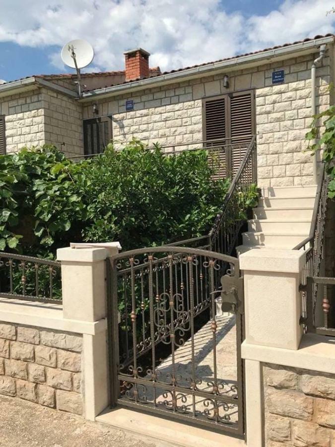 Apartmani Ivelic Supetar Exteriér fotografie