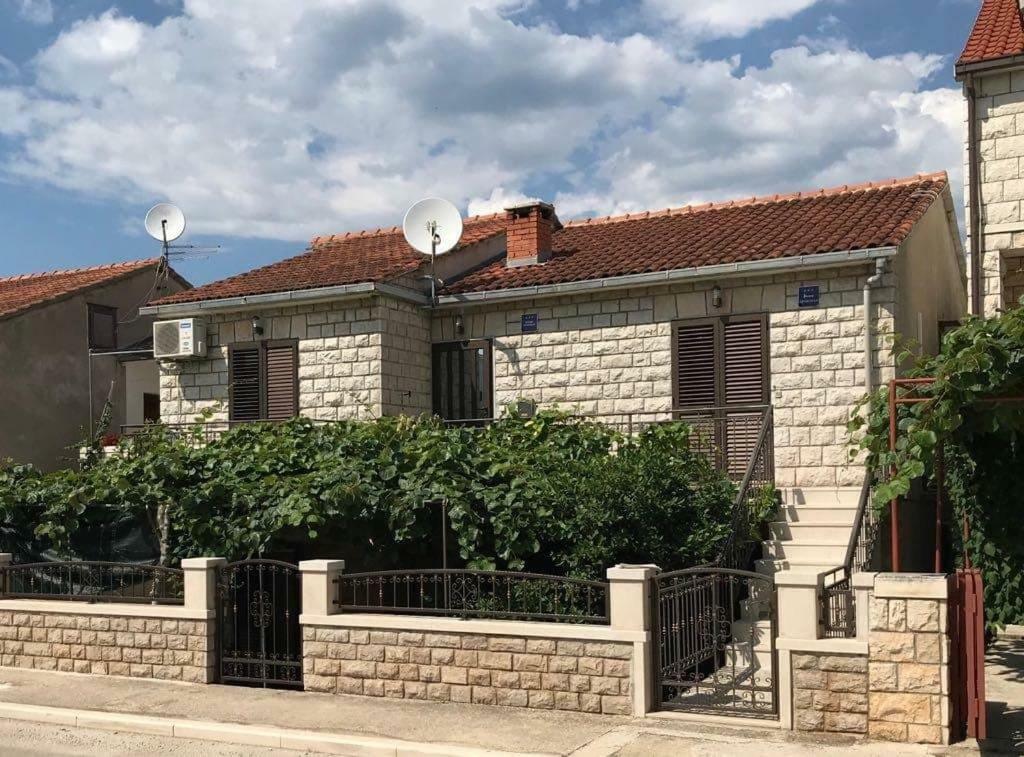 Apartmani Ivelic Supetar Exteriér fotografie