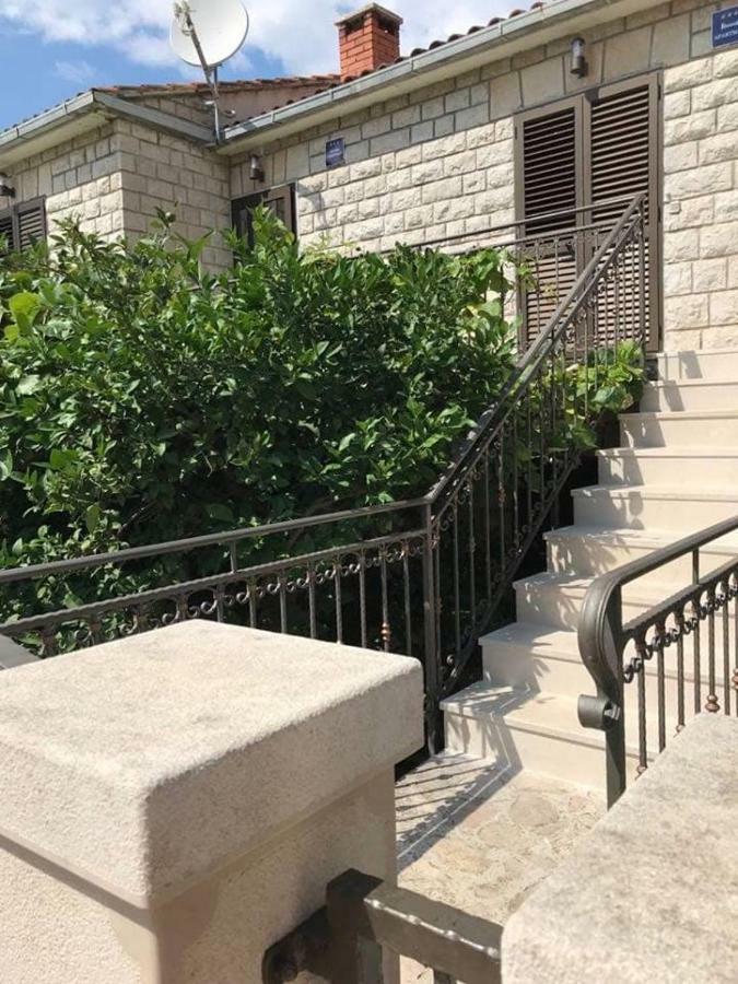 Apartmani Ivelic Supetar Exteriér fotografie
